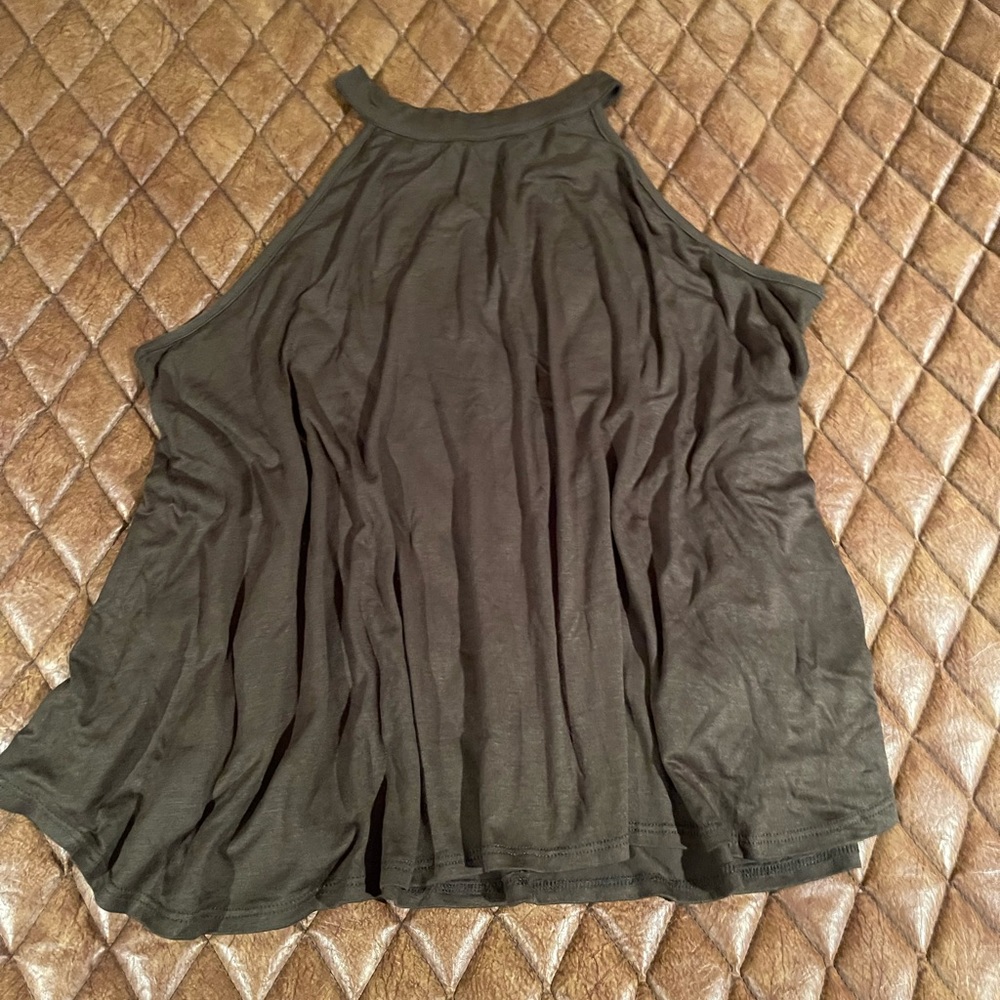 Tank tops - Picture 7 of 10